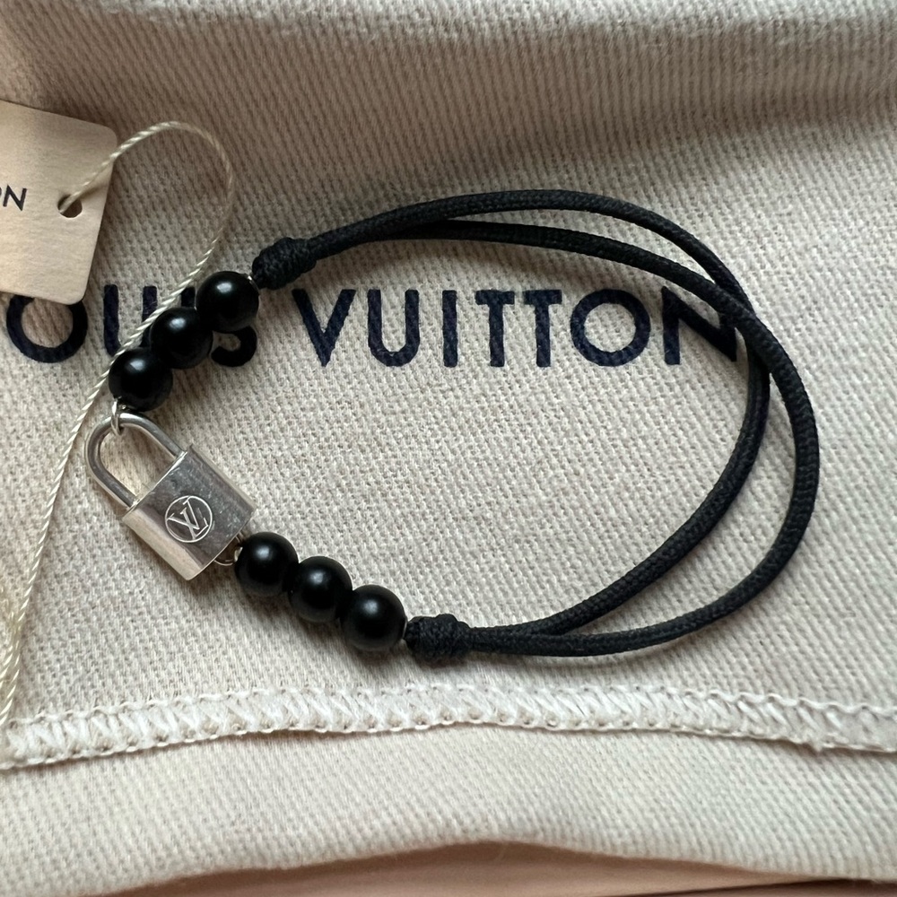 Louis Vuitton Black Beaded Bracelet with Silver Lock - Picture 6 of 6